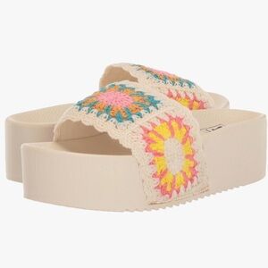 Dirty Laundry Creme Wedge Slides size 6